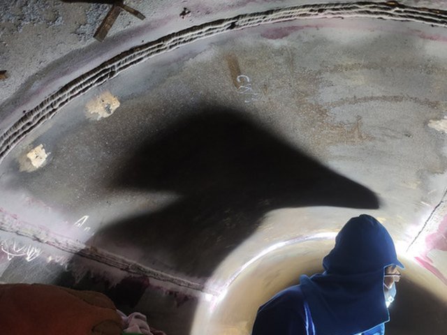 Pembersihan bagian dalam ruang bakar boiler